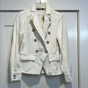 Dictionary off white denim jacket size small 4-6. In perfect condition! NWT!